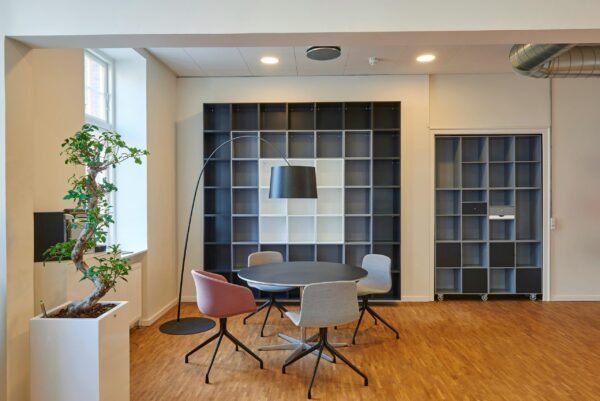 Modern Small Home Interior Design - Image 2